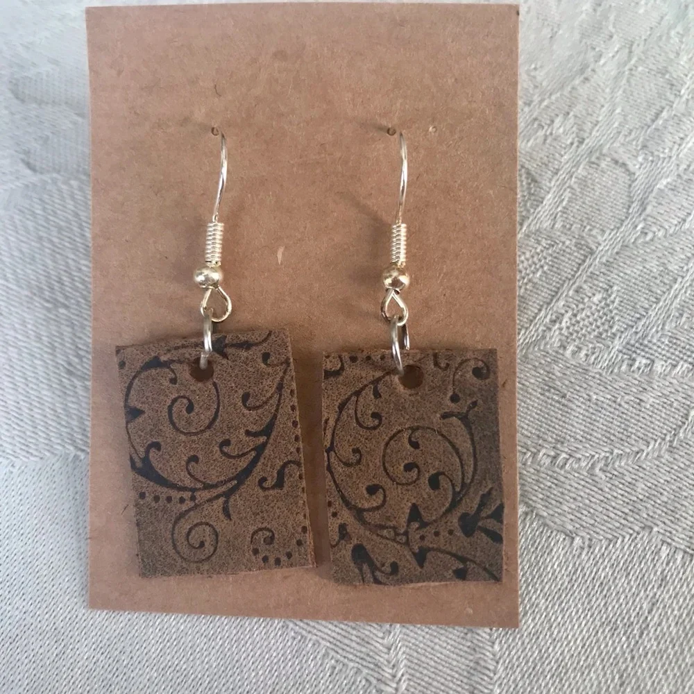 Earrings - Picture 5 of 5